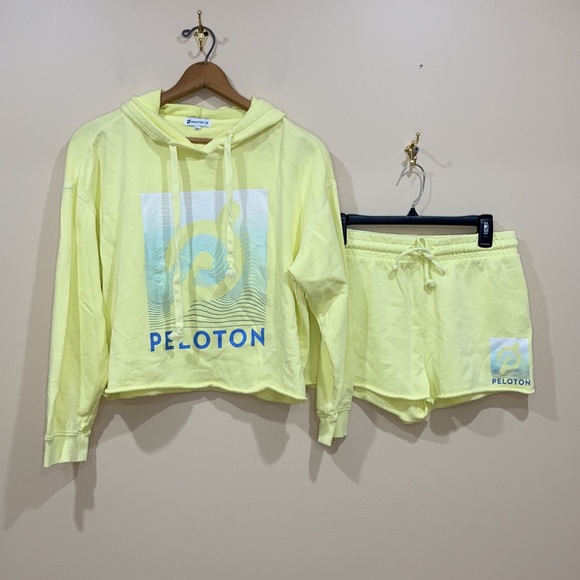 Peloton Yellow Raw Hem Lounge Set Size Medium - Picture 4 of 11